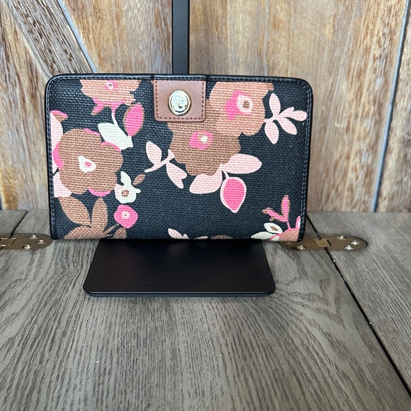 Spartina 449 Handbags - Spartina 449 Black Verdier Market Wallet with Pink and Brown Flowers